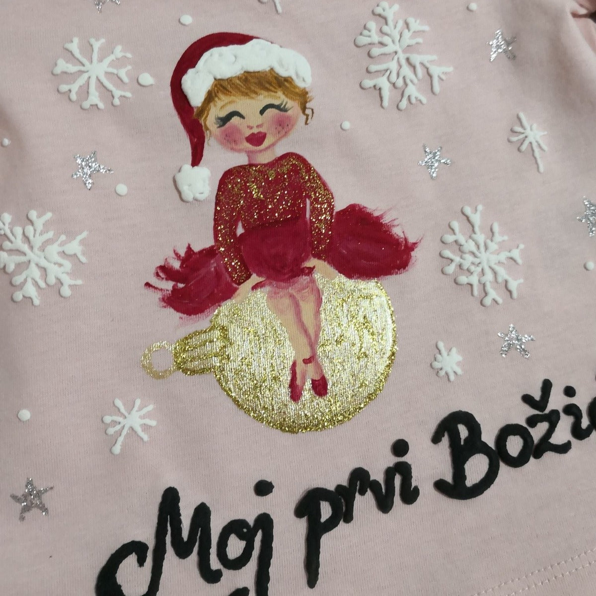 personalizirana ručno oslikana unikatna dječja majica božićna za Božić Moj prvi božić poklon za djecu bebe dijete posebno unikatno personalizirani unikatni pokloni pahuljice šljokice kuglice čarolija